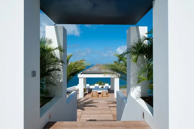 Ginger - Exterior