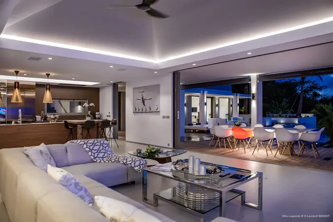 Legends B - Interior