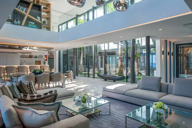 Neo - Interior