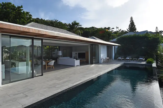 Varuna - Exterior