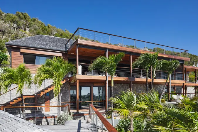 Blue Dragon - Exterior