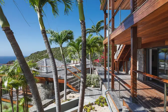 Blue Dragon - Exterior