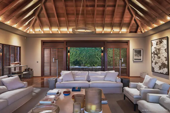 Blue Dragon - Interior