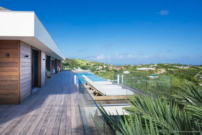 Epicure - Exterior
